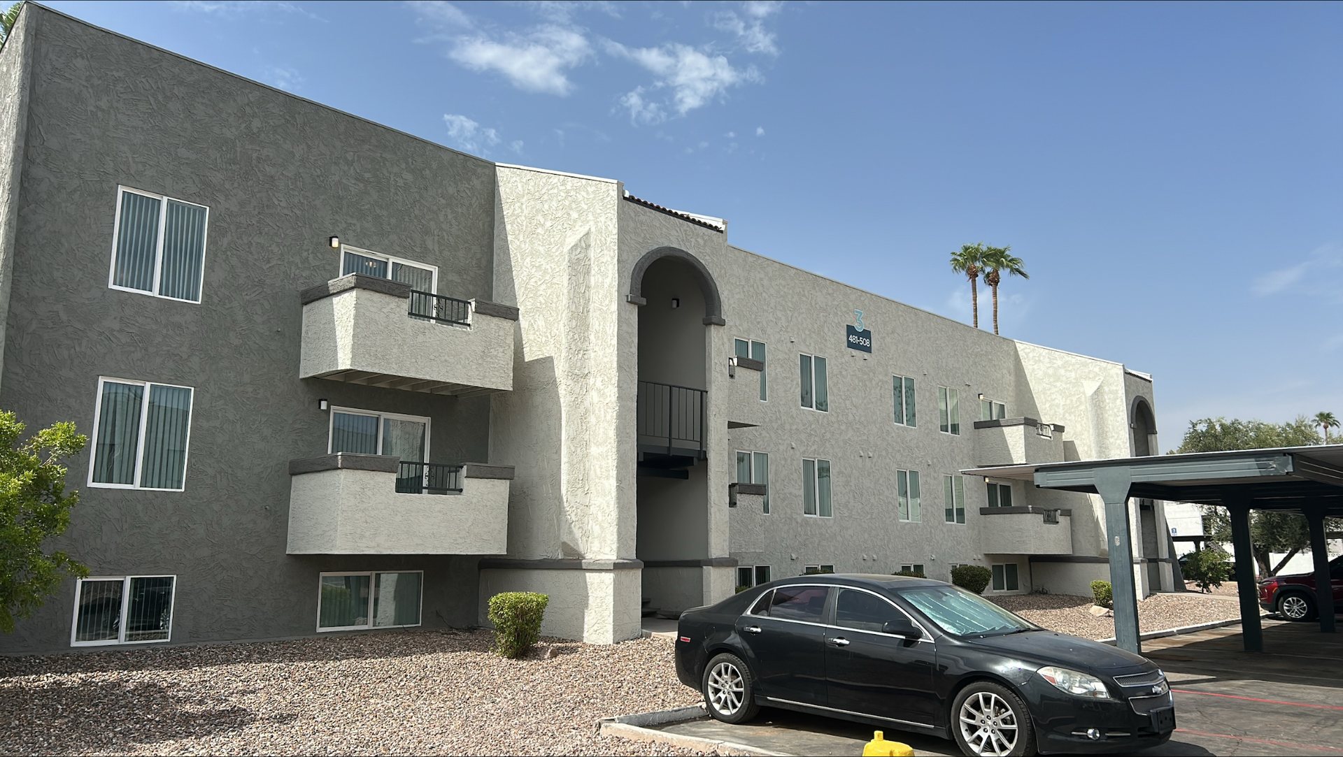 Restored Broadway apartment building in Mesa, AZ